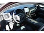 Volvo XC60 T6 Plug-in hybrid AWD Plus Dark | Trekhaak | Panoramadak | 360 graden camera | Head up display | Adaptieve cruise control | Premium audio by Harman Kardon | Verwarmbare voorstoelen stuurwiel en achterbank