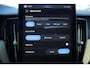 Volvo XC60 T6 Plug-in hybrid AWD Plus Dark | Trekhaak | Panoramadak | 360 graden camera | Head up display | Adaptieve cruise control | Premium audio by Harman Kardon | Verwarmbare voorstoelen stuurwiel en achterbank