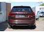 Volvo XC60 T6 Plug-in hybrid AWD Plus Dark | Trekhaak | Panoramadak | 360 graden camera | Head up display | Adaptieve cruise control | Premium audio by Harman Kardon | Verwarmbare voorstoelen stuurwiel en achterbank