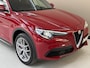 Alfa Romeo Stelvio 2.0 T AWD Super, 280Pk, 2017, 2de eigenaar, Harman Karton, Volledig leder, Stoel + stuurverwarming, Parkeersensoren, 20" velgen, Climate control,