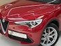 Alfa Romeo Stelvio 2.0 T AWD Super, 280Pk, 2017, 2de eigenaar, Harman Karton, Volledig leder, Stoel + stuurverwarming, Parkeersensoren, 20" velgen, Climate control,