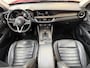 Alfa Romeo Stelvio 2.0 T AWD Super, 280Pk, 2017, 2de eigenaar, Harman Karton, Volledig leder, Stoel + stuurverwarming, Parkeersensoren, 20" velgen, Climate control,