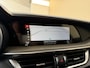 Alfa Romeo Stelvio 2.0 T AWD Super, 280Pk, 2017, 2de eigenaar, Harman Karton, Volledig leder, Stoel + stuurverwarming, Parkeersensoren, 20" velgen, Climate control,