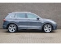 Volkswagen Tiguan 1.5 TSI 150pk DSG R-Line Business+ | Trekhaak Wegklapbaar| Navigatie | Active Info Display