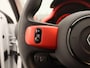 Renault Twingo 1.0 SCe Collection | Airco | Digitale radio DAB+ (50W) | Bluetooth | Pack Look Exterieur 'Rouge' | Striping 'Dots' | Met leder bekleed stuurwiel | Pack Look Interieur 'Rouge' |