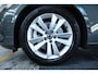 Volvo V60 B4 Essential Edition | Lederen bekleding | Parkeercamera | Parkeersensoren voor + achter | Google infotainment | Climate Control | Cruise Control | Zwarte hemelbekleding |