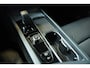 Volvo V60 B4 Essential Edition | Lederen bekleding | Parkeercamera | Parkeersensoren voor + achter | Google infotainment | Climate Control | Cruise Control | Zwarte hemelbekleding |