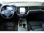 Volvo V60 B4 Essential Edition | Lederen bekleding | Parkeercamera | Parkeersensoren voor + achter | Google infotainment | Climate Control | Cruise Control | Zwarte hemelbekleding |