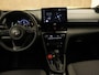 Toyota Yaris Cross 1.5 Hybrid 130 Dynamic - DODEHOEK DETECTIE - DIRECT UIT VOORRAAD LEVERBAAR - PARKEERSENSOREN VOOR EN ACHTER - STOEL & STUUR VERWARMING - DRAADLOZE TELEFOONLADER - KEYLESS ENRTY & START - BESTUURDERS EN BIJRIJDERSSTOEL IN HOOGTE VERSTELBAAR