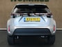 Toyota Yaris Cross 1.5 Hybrid 130 Dynamic - DODEHOEK DETECTIE - DIRECT UIT VOORRAAD LEVERBAAR - PARKEERSENSOREN VOOR EN ACHTER - STOEL & STUUR VERWARMING - DRAADLOZE TELEFOONLADER - KEYLESS ENRTY & START - BESTUURDERS EN BIJRIJDERSSTOEL IN HOOGTE VERSTELBAAR