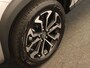 Toyota Yaris Cross 1.5 Hybrid 130 Dynamic - DODEHOEK DETECTIE - DIRECT UIT VOORRAAD LEVERBAAR - PARKEERSENSOREN VOOR EN ACHTER - STOEL & STUUR VERWARMING - DRAADLOZE TELEFOONLADER - KEYLESS ENRTY & START - BESTUURDERS EN BIJRIJDERSSTOEL IN HOOGTE VERSTELBAAR