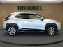 Toyota Yaris Cross 1.5 Hybrid 130 Dynamic - DODEHOEK DETECTIE - DIRECT UIT VOORRAAD LEVERBAAR - PARKEERSENSOREN VOOR EN ACHTER - STOEL & STUUR VERWARMING - DRAADLOZE TELEFOONLADER - KEYLESS ENRTY & START - BESTUURDERS EN BIJRIJDERSSTOEL IN HOOGTE VERSTELBAAR