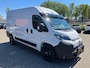 Citroën Jumper 2.2 BlueHDi 140 S&S L2H2 3.5t | Adaptieve Cruise control | Achteruitrijcamera | Climate control | Navigatie | 3 persoons | Side steps | Lichtmetalen velgen black | Pushbar