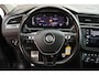 Volkswagen Tiguan 1.5 TSI 150pk DSG Highline Business R Trekhaak Panoramadak Camera Stoelverwarming Navigatie