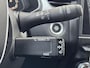 Renault Captur 1.3 TCe 140 Intens / Achteruitrijcamera / Apple Carplay Android Auto / Cruise control / Keyless Entry & Start / Draadloze telefoon lader / Navigatie / Parkeersensoren voor en achter / Climate control /