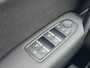 Renault Captur 1.3 TCe 140 Intens / Achteruitrijcamera / Apple Carplay Android Auto / Cruise control / Keyless Entry & Start / Draadloze telefoon lader / Navigatie / Parkeersensoren voor en achter / Climate control /