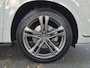 Hyundai Santa Fe 1.6 T-GDI PHEV Premium Plus Sky 7p. / SOH 100% / All season banden / Trekgewicht 1.350 kg / Glazen schuif- en kanteldak / Stuur- Stoel & Achterbank verwarming / Stoelventilatie / Rondomzicht camera / Elektrische achterklep / Adaptief cruise control /