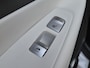 Hyundai Santa Fe 1.6 T-GDI PHEV Premium Plus Sky 7p. / SOH 100% / All season banden / Trekgewicht 1.350 kg / Glazen schuif- en kanteldak / Stuur- Stoel & Achterbank verwarming / Stoelventilatie / Rondomzicht camera / Elektrische achterklep / Adaptief cruise control /