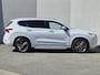 Hyundai Santa Fe 1.6 T-GDI PHEV Premium Plus Sky 7p. / SOH 100% / All season banden / Trekgewicht 1.350 kg / Glazen schuif- en kanteldak / Stuur- Stoel & Achterbank verwarming / Stoelventilatie / Rondomzicht camera / Elektrische achterklep / Adaptief cruise control /