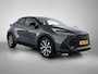 Toyota C-HR / C-HR+ 2.0 Plug-in Hybrid 220 First Edition | Full LED verlichting | Stoel+stuurverwarming | dodehoek detectie | Elektrische achterklep | Parkeersensoren voor+achter | Draadloze telefoonlader | Groot Multimediascherm |