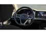 Volkswagen Golf 1.0 110pk TSI Life | Voor- en Achter sensoren | Adaptive Cruise | Elektrisch Panoramadak | Carplay | Keyless start/stop |