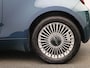 Fiat 500e 500e 42 kWh Icon | APPLE CARPLAY | ANDROID AUTO | PANORAMADAK | STOELVERWARMING | NAVIGATIE | PARKEERSENSOREN ACHTER | KEYLESS | LICHTMETALEN VELGEN |
