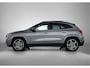 Mercedes-Benz GLA 180 Business Solution AMG | Premium Plus pakket | Nightpakket | Trekhaak | Panoramaschuifdak | DISTRONIC | Burmester Surround Sound systeem | GUARD 360 ° Plus | 19” vijf-dubbelspaaks AMG velgen |