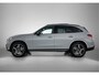 Mercedes-Benz GLC 300e 4MATIC Business Solution AMG | Advanced plus | Nightpakket | Parkeerpakket | Trekhaak | Panoramaschuifdak | Treeplanken in aluminiumlook | 20 inch vijfspaaks lichtmetalen AMG-velgen | URBAN GUARD Plus |