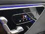 Mercedes-Benz GLC 300e 4MATIC Business Solution AMG | Premium | Winterpakket | Nightpakket | Rijassistentiepakket Plus | Trekhaak | Panoramaschuifdak | Treeplanken in aluminiumlook | 20" multispaaks lichtmetalen AMG velgen |