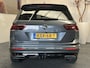 Volkswagen Tiguan Allspace 1.5 TSI HIGHLINE BUSINESS R AUTOMAAT 7 PERSOONS NAVIGATIE ADAPTIVE CRUISE CONTROL PANORAMA SCHUIF/KANTELDAK APPLE CARPLAY/ANDROID RIJSTROOKSENSOREN KEYLESS GO TREKHAAK ZEER MOOI !!