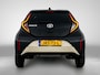 Toyota Aygo X 1.0 VVT-i MT Envy | Dealer Onderhouden | Stoelverwarming | Parkeersensoren voor+achter | Climate Control | Keyless Entry/Start | Draadloze telefoonlader | Groot Scherm | Navigatie | Apple CarPlay/Android Auto
