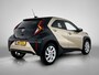 Toyota Aygo X 1.0 VVT-i MT Envy | Dealer Onderhouden | Stoelverwarming | Parkeersensoren voor+achter | Climate Control | Keyless Entry/Start | Draadloze telefoonlader | Groot Scherm | Navigatie | Apple CarPlay/Android Auto