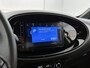Toyota Aygo X 1.0 VVT-i MT Envy | Dealer Onderhouden | Stoelverwarming | Parkeersensoren voor+achter | Climate Control | Keyless Entry/Start | Draadloze telefoonlader | Groot Scherm | Navigatie | Apple CarPlay/Android Auto