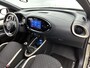 Toyota Aygo X 1.0 VVT-i MT Envy | Dealer Onderhouden | Stoelverwarming | Parkeersensoren voor+achter | Climate Control | Keyless Entry/Start | Draadloze telefoonlader | Groot Scherm | Navigatie | Apple CarPlay/Android Auto