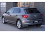 Volkswagen Polo 1.0 TSI Highline | DSG Automaat | Carplay | Climate | ACC | DAB | Stuurbediening | Sfeer | 2 X PDC | Navigatie | Garantie