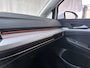 Volkswagen Golf 1.0 eTSI DSG Life Virtual Cockpit Sfeerverlichting Parkeersensoren Navigatie