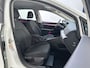 Volkswagen Golf 1.0 eTSI DSG Life Virtual Cockpit Sfeerverlichting Parkeersensoren Navigatie