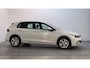 Volkswagen Golf 1.0 eTSI DSG Life Virtual Cockpit Sfeerverlichting Parkeersensoren Navigatie