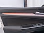 Volkswagen Golf 1.0 eTSI DSG Life Virtual Cockpit Sfeerverlichting Parkeersensoren Navigatie