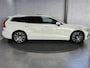 Volvo V60 2.0 T8 Twin Engine AWD Inscription B&W HUD Pano Trekhaak Pilot Assist