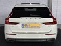 Volvo V60 2.0 T8 Twin Engine AWD Inscription B&W HUD Pano Trekhaak Pilot Assist