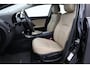 Toyota Avensis 1.8 VVTi Business | Trekhaak | Leder | Navigatie | Cruise Control | Clima | Parkeersensoren achter | Camera | 17 inch | Bluetooth