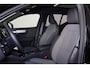 Volvo XC40 T5 Recharge Ultimate Bright - Panorama/schuifdak - IntelliSafe Assist - Harman/Kardon audio - Parkeercamera achter - Verwarmde voorstoelen & stuur - Parkeersensoren voor & achter - Elektr. bedienb. voorstoelen met geheugen links - Draadloze tel. lader - Extra getint glas - Inklapbare trekhaak - 19' LMV