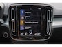 Volvo XC40 T5 Recharge Ultimate Bright - Panorama/schuifdak - IntelliSafe Assist - Harman/Kardon audio - Parkeercamera achter - Verwarmde voorstoelen & stuur - Parkeersensoren voor & achter - Elektr. bedienb. voorstoelen met geheugen links - Draadloze tel. lader - Extra getint glas - Inklapbare trekhaak - 19' LMV