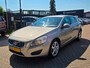 Volvo V60 1.6 T3 Momentum 1e eigenaar dealer onderhouden navigatie cruis control leerbekeleding