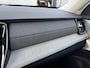Volvo XC90 2.0 T8 Plug-in hybrid AWD Ultra Dark | SOH:100% | Trekhaak | Actieve Luchtvering | Bowers en Wilkins Audio | Nappa leder met ventilatie | Panoramadak | 22" lichtmetalen velgen | Massage stoelen | Power Seats |