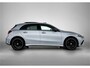 Mercedes-Benz A-klasse 250 e 140 Year Edition | Premium Plus | Parkeerpakket | Panoramaschuifdak | 360° camera | Burmester surround sound system | 19 inch multispaaks lichtmetalen AMG-velgen |