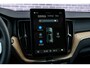 Volvo XC60 2.0 T6 Plug-in hybrid AWD Ultra Dark | Luchtvering | Trekhaak | Head Up Display | Adaptieve Cruise Control | 360 Camera | Donker Glas |