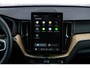 Volvo XC60 2.0 T6 Plug-in hybrid AWD Ultra Dark | Luchtvering | Trekhaak | Head Up Display | Adaptieve Cruise Control | 360 Camera | Donker Glas |
