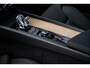 Volvo XC60 2.0 T6 Plug-in hybrid AWD Ultra Dark | Luchtvering | Trekhaak | Head Up Display | Adaptieve Cruise Control | 360 Camera | Donker Glas |
